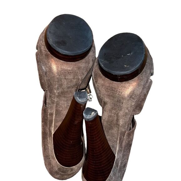 Coach Women's Brown Open-Toe Shoes - Picture 5 of 10